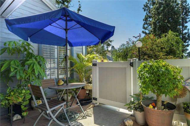 338 Monroe Ct, Azusa, CA 91702