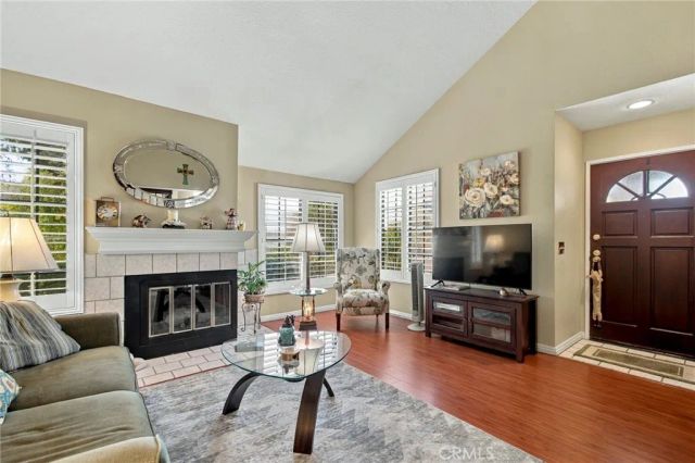 338 Monroe Ct, Azusa, CA 91702