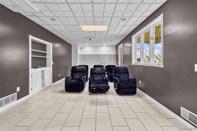 969 Bogie Lake Road, White Lake, MI 48383