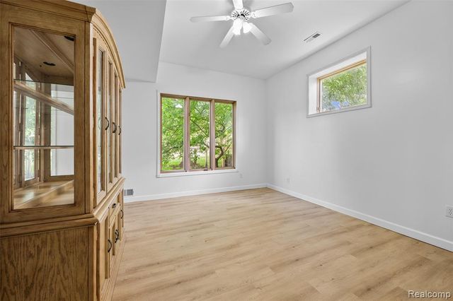 969 Bogie Lake Road, White Lake, MI 48383