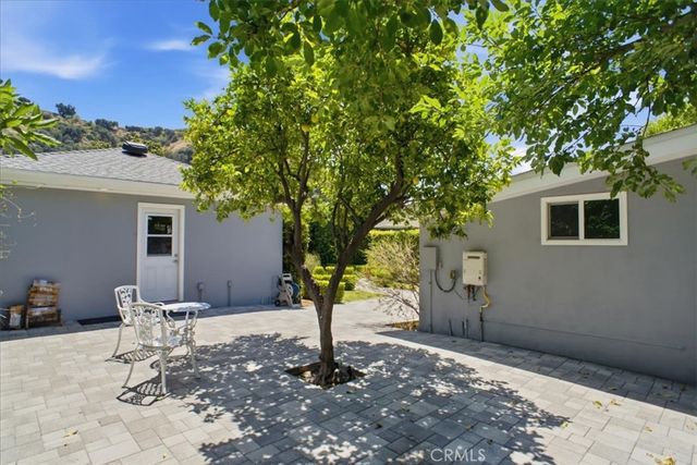 2049 E Glenoaks, Glendale, CA 91206