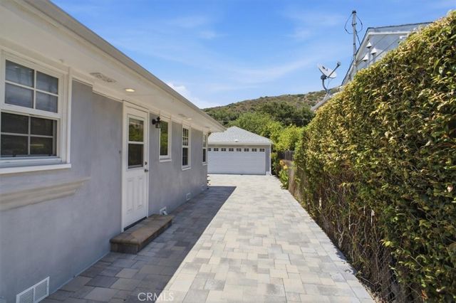 2049 E Glenoaks, Glendale, CA 91206