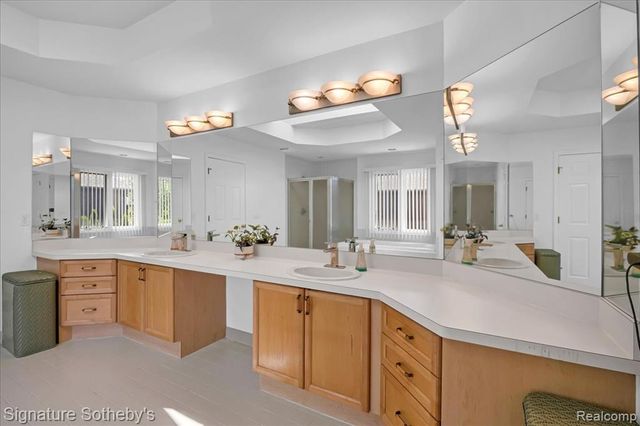 6925 Elm Park Drive, Troy, MI 48098