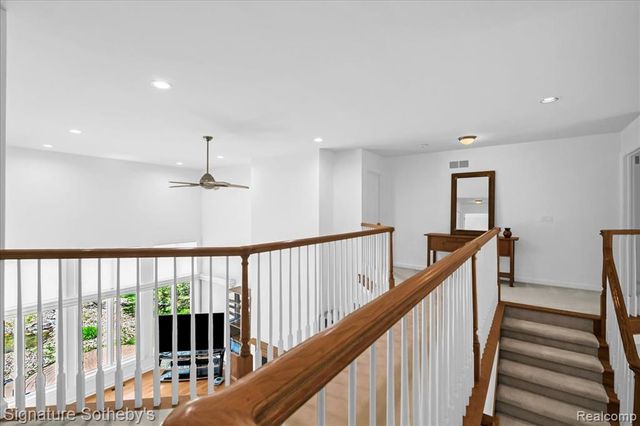 6925 Elm Park Drive, Troy, MI 48098
