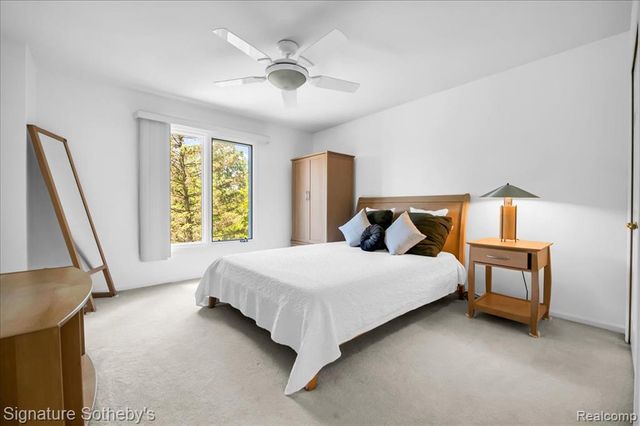 6925 Elm Park Drive, Troy, MI 48098
