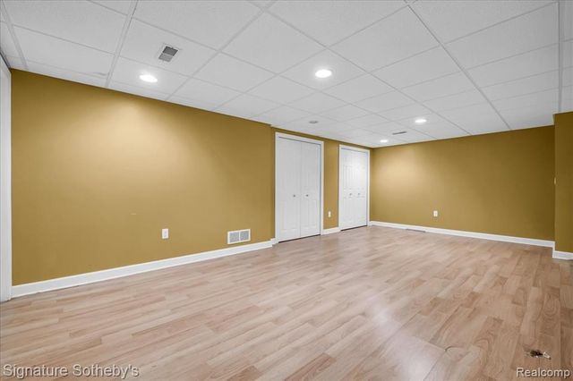 6925 Elm Park Drive, Troy, MI 48098