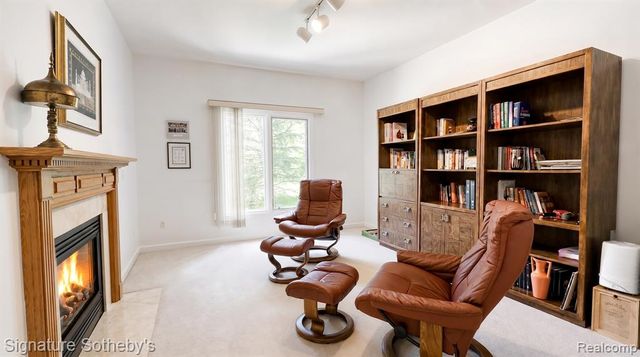 6925 Elm Park Drive, Troy, MI 48098