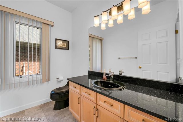 6925 Elm Park Drive, Troy, MI 48098