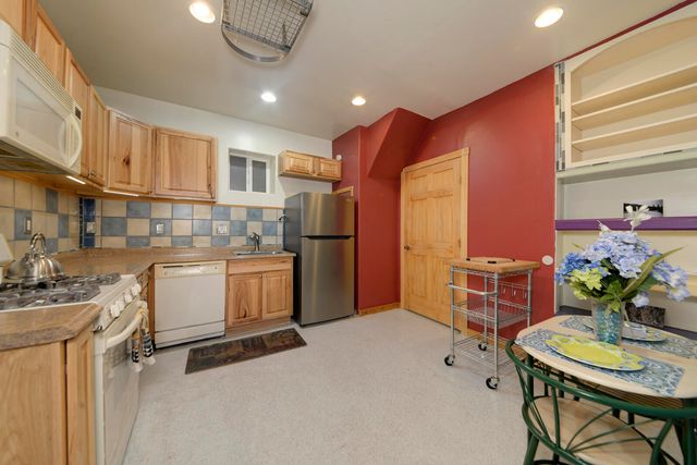 1508 EDITH Boulevard NE, Albuquerque, NM 87102
