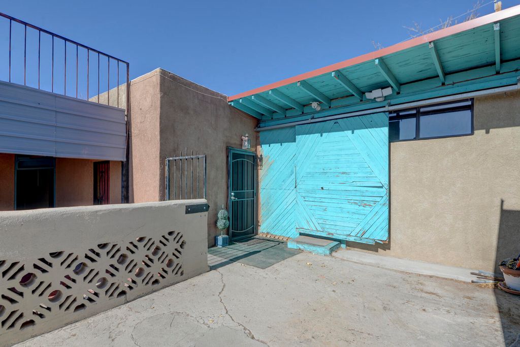 1508 EDITH Boulevard NE, Albuquerque, NM 87102