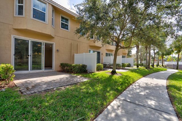 5919 Monterra Club Drive, Lake Worth, FL 33463