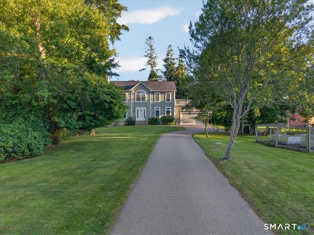 15-R Lee Road, Waterford, CT 06385