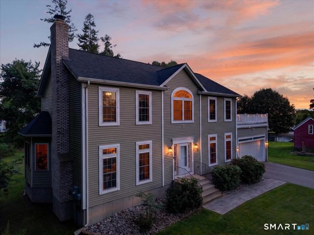 15-R Lee Road, Waterford, CT 06385