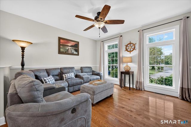 15-R Lee Road, Waterford, CT 06385