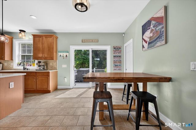 15-R Lee Road, Waterford, CT 06385