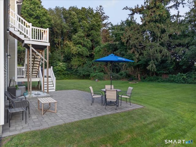 15-R Lee Road, Waterford, CT 06385