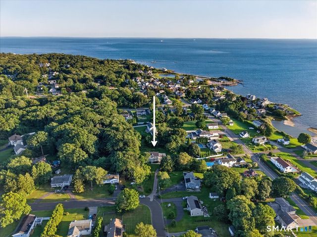 15-R Lee Road, Waterford, CT 06385