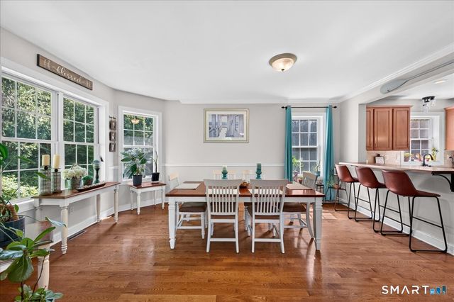 15-R Lee Road, Waterford, CT 06385