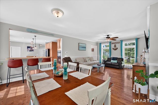 15-R Lee Road, Waterford, CT 06385