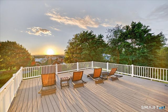 15-R Lee Road, Waterford, CT 06385