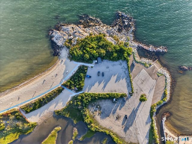 15-R Lee Road, Waterford, CT 06385