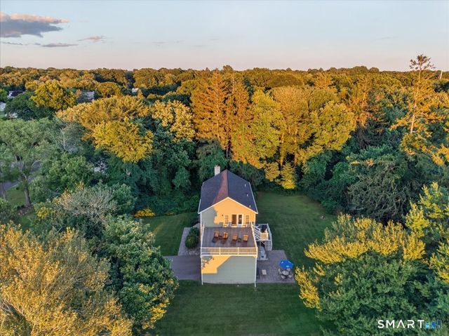 15-R Lee Road, Waterford, CT 06385