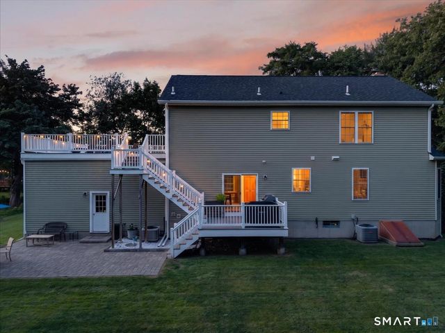15-R Lee Road, Waterford, CT 06385