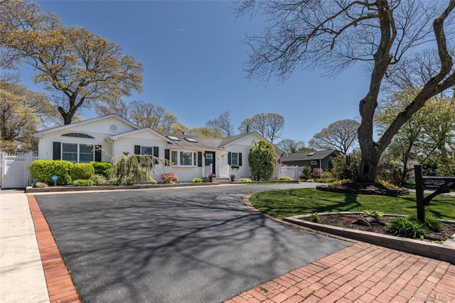 545 Spruce Avenue, Sayville, NY 11782