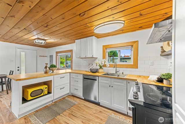 2316 S Pleasant Drive, Westport, WA 98595