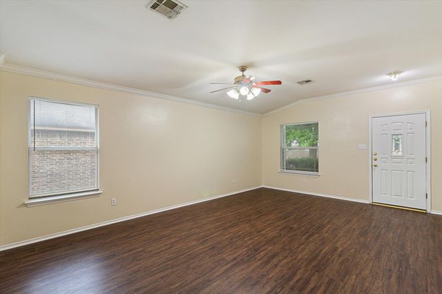 113 San Jacinto DR, Kyle, TX 78640