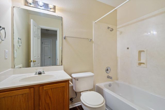 113 San Jacinto DR, Kyle, TX 78640