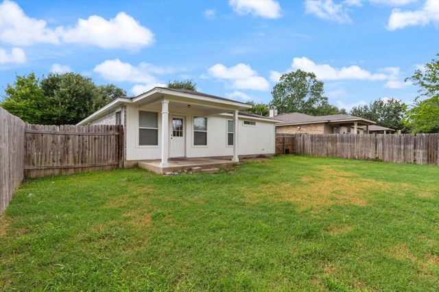 113 San Jacinto DR, Kyle, TX 78640