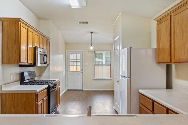 113 San Jacinto DR, Kyle, TX 78640