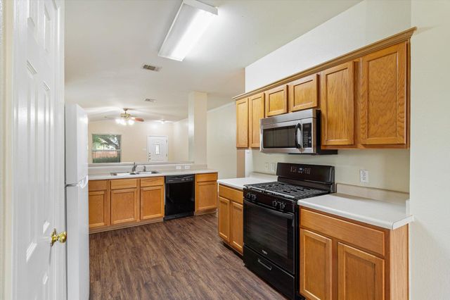 113 San Jacinto DR, Kyle, TX 78640