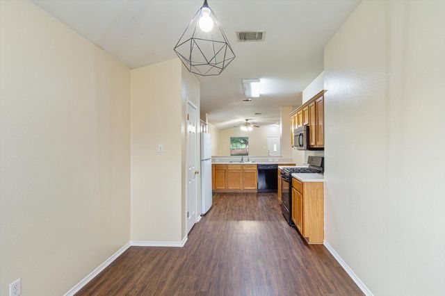 113 San Jacinto DR, Kyle, TX 78640