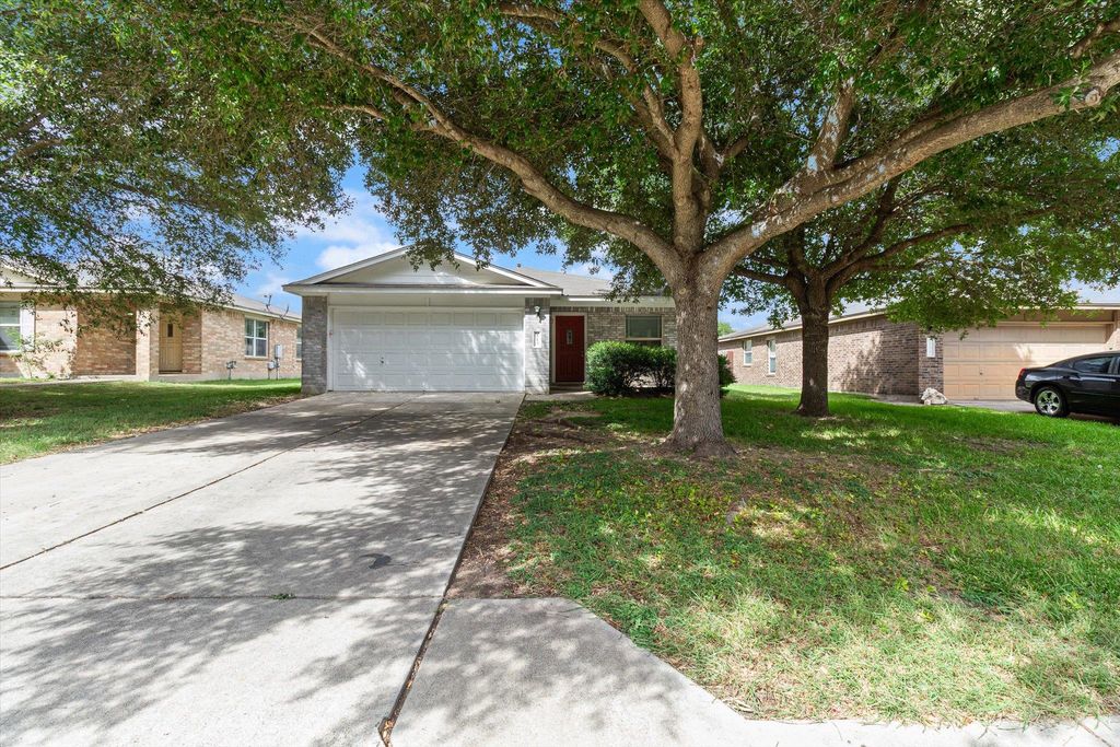 113 San Jacinto DR, Kyle, TX 78640