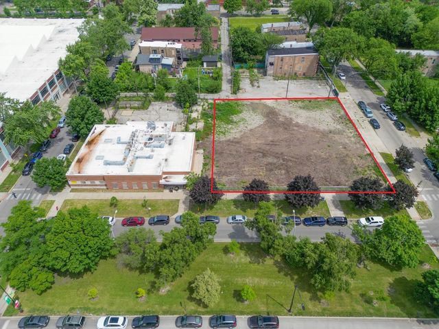 3250 W Franklin Boulevard, Chicago, IL 60624