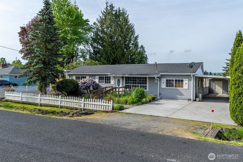 3425 Pennsylvania Road, Longview, WA 98632