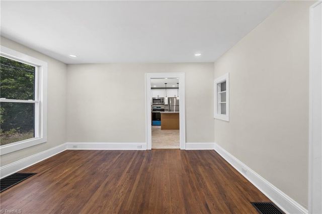 4311 Carver School Road, Winston-salem, NC 27105