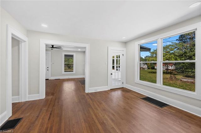 4311 Carver School Road, Winston-salem, NC 27105