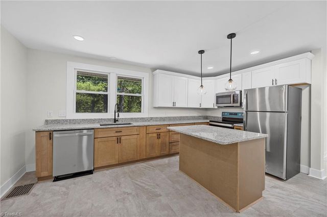 4311 Carver School Road, Winston-salem, NC 27105