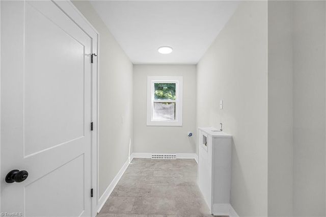 4311 Carver School Road, Winston-salem, NC 27105