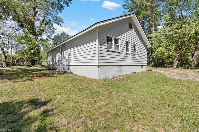 4311 Carver School Road, Winston-salem, NC 27105