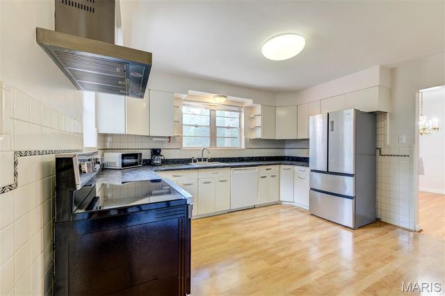 7425 Raleigh Drive, St Louis, MO 63123