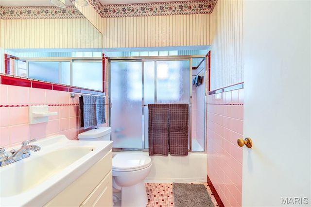 7425 Raleigh Drive, St Louis, MO 63123