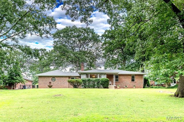 7425 Raleigh Drive, St Louis, MO 63123
