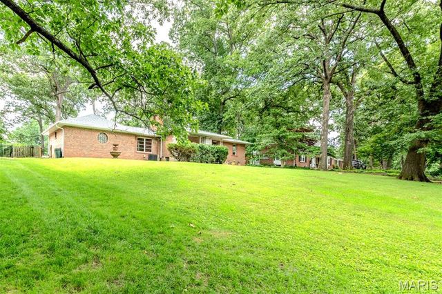 7425 Raleigh Drive, St Louis, MO 63123