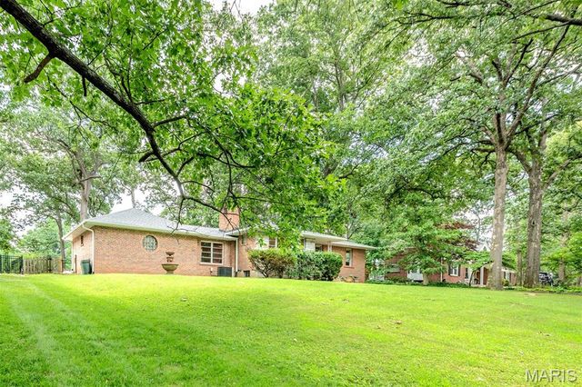 7425 Raleigh Drive, St Louis, MO 63123