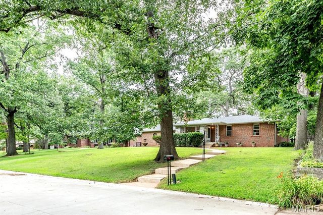 7425 Raleigh Drive, St Louis, MO 63123