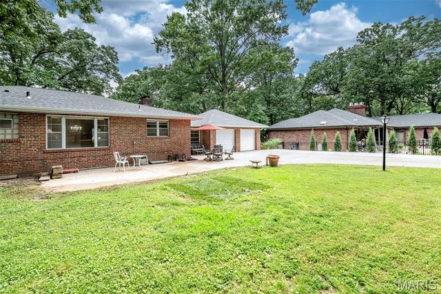 7425 Raleigh Drive, St Louis, MO 63123